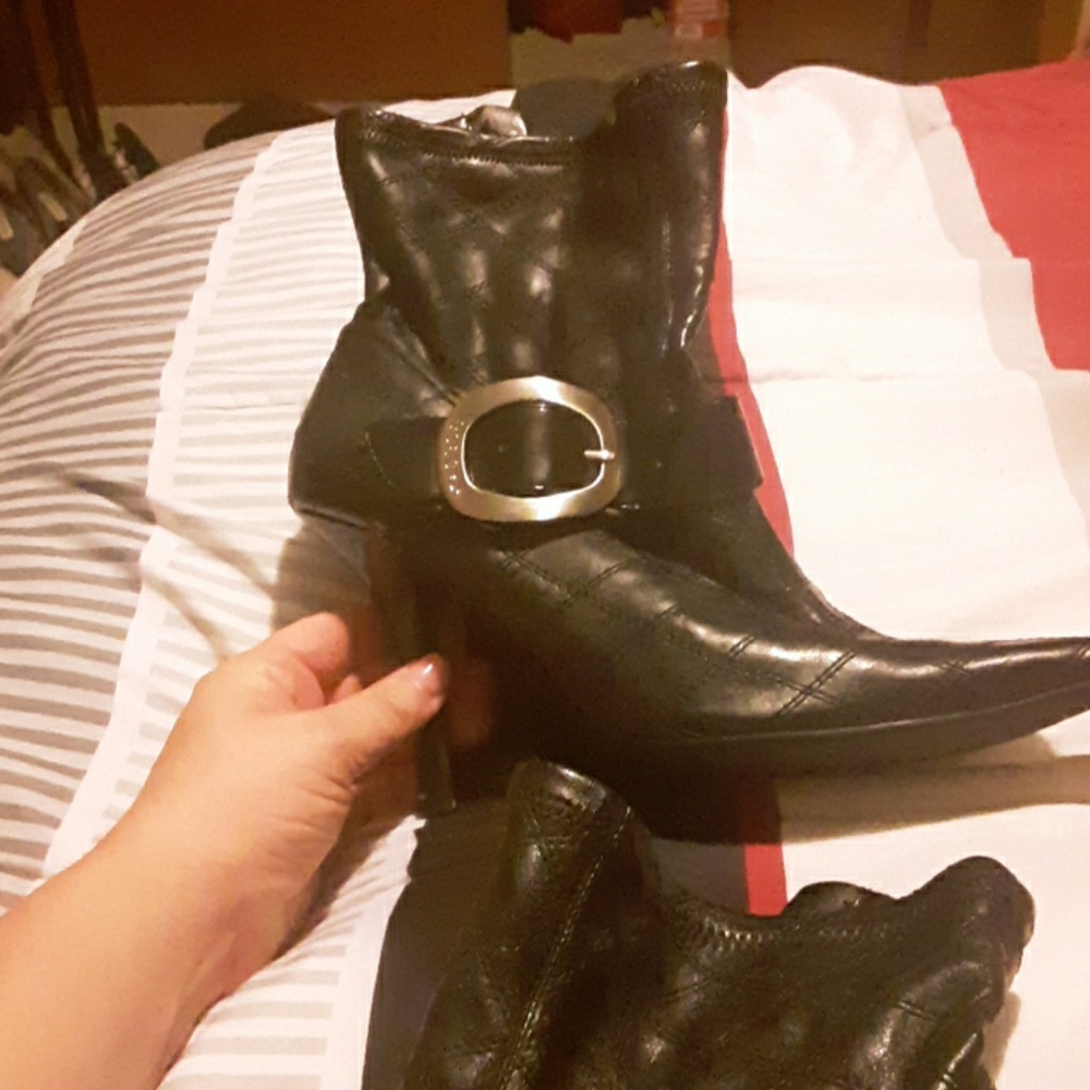 Shoes - Picture 2 of 2